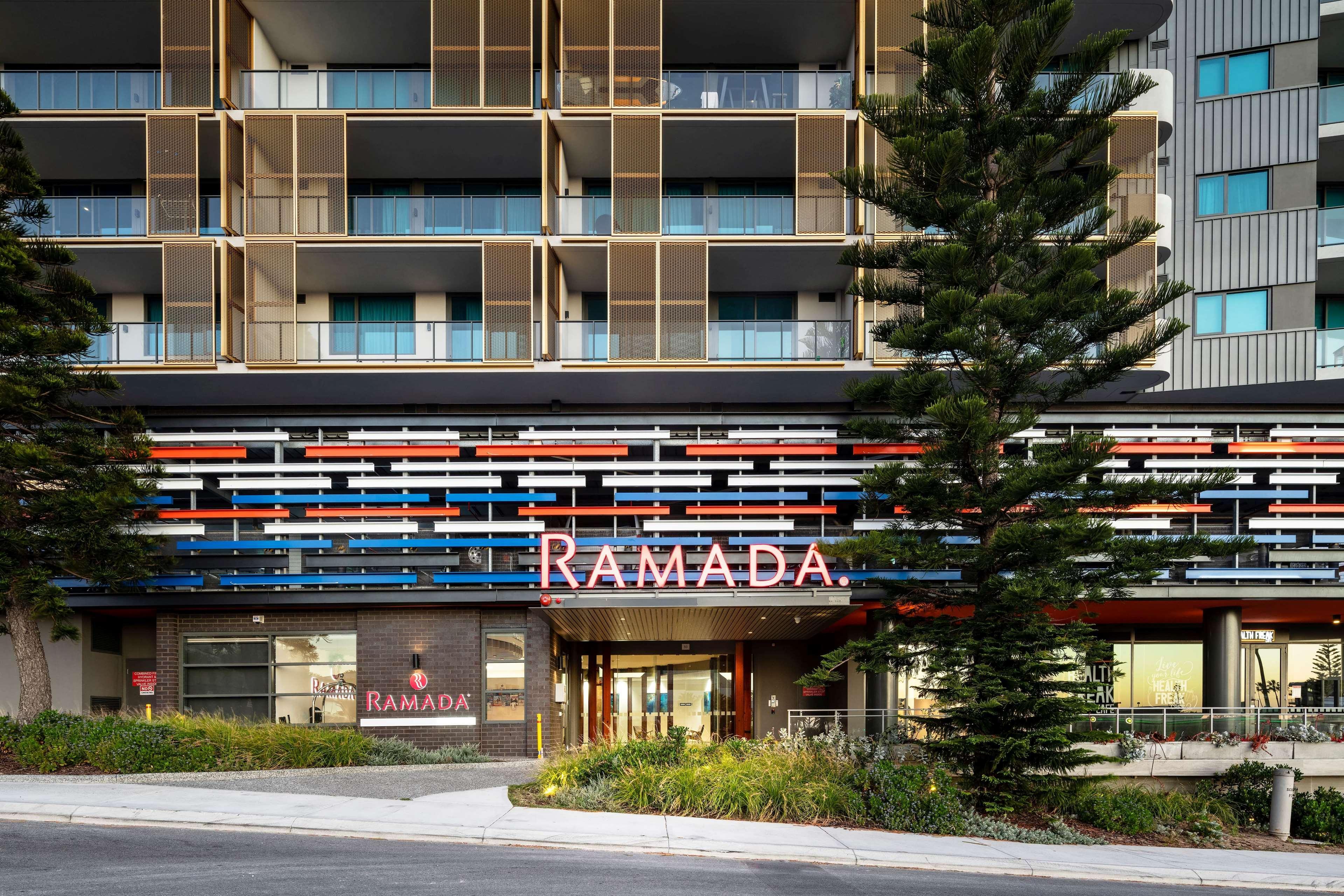 Ramada By Wyndham Vetroblu Scarborough Beach Perth Kültér fotó