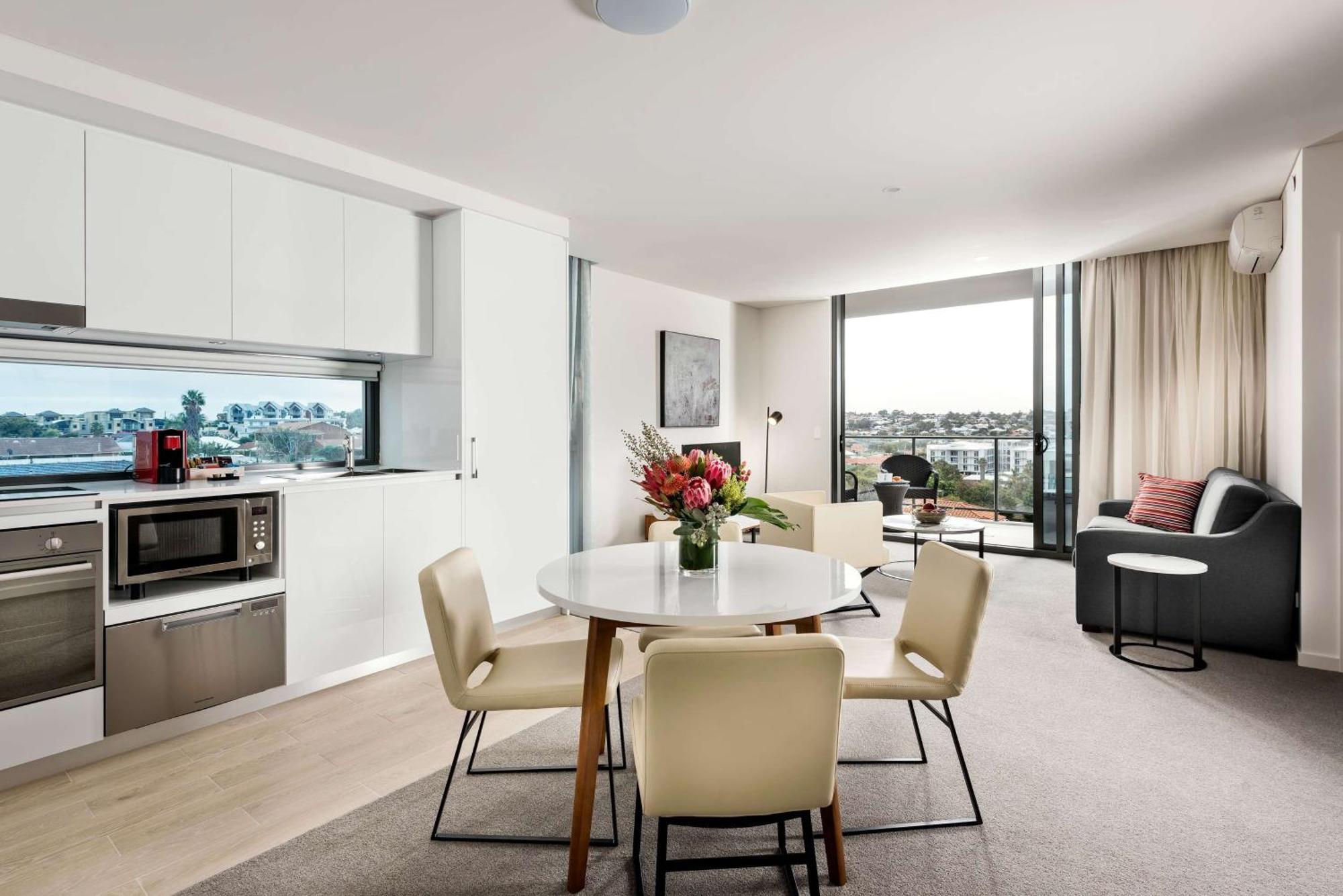 Ramada By Wyndham Vetroblu Scarborough Beach Perth Kültér fotó