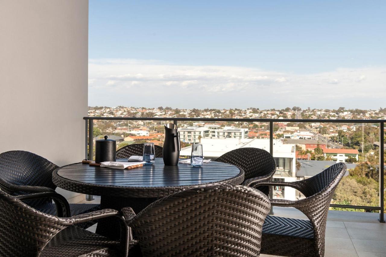 Ramada By Wyndham Vetroblu Scarborough Beach Perth Kültér fotó